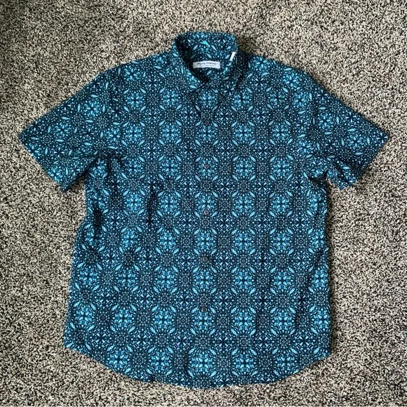 Men’s Tommy Bahama Coast Mosaic Geo Short Sleeve Beach Shirt size medium - Picture 1 of 9